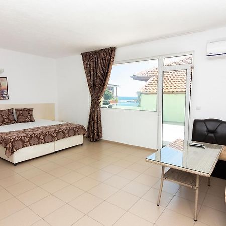 Guesthouse Sunny Dream Tsarevo Exterior photo