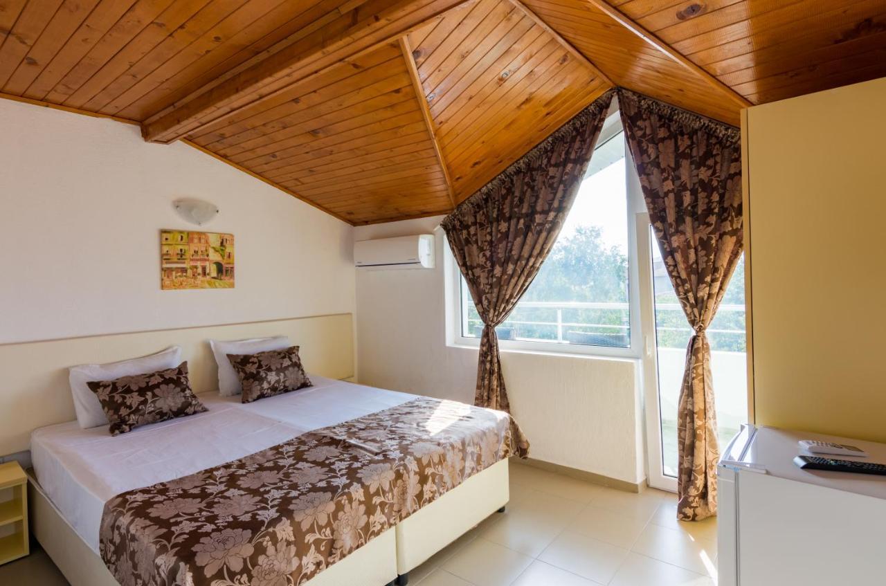 Guesthouse Sunny Dream Tsarevo Exterior photo
